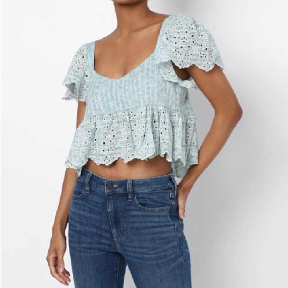 American Eagle Cropped Blue Floral Top